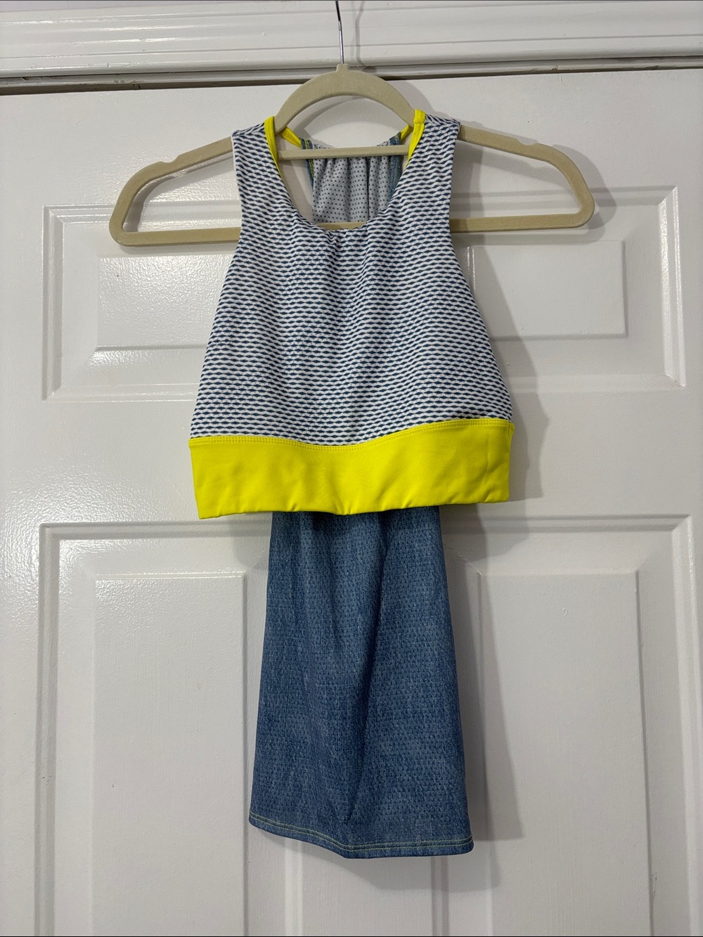 Lucky In Love brand athletic top Size Small